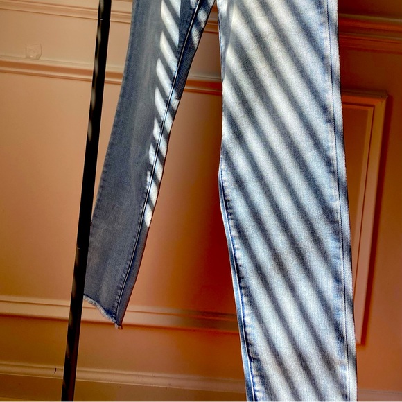 Must have small hips, and a little booty Brand New Jeans - Picture 5 of 5